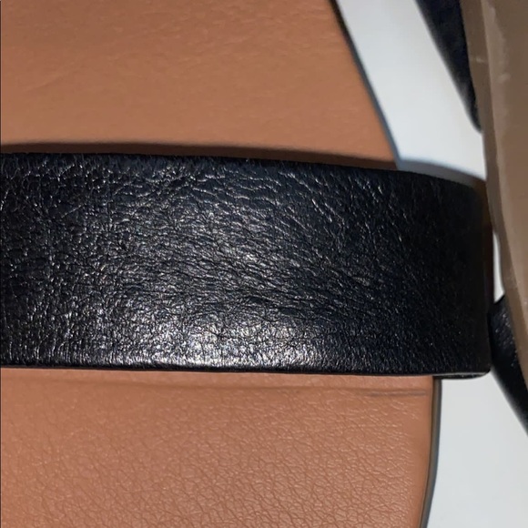 STEVE MADDEN BLACK DUAL FLAT SANDAL - Picture 2 of 7